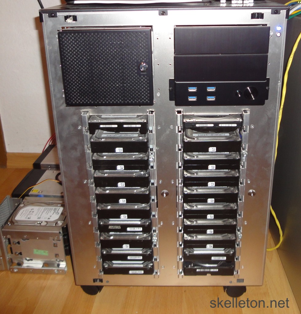 Lian Li D800 frontal view all disk bays filled